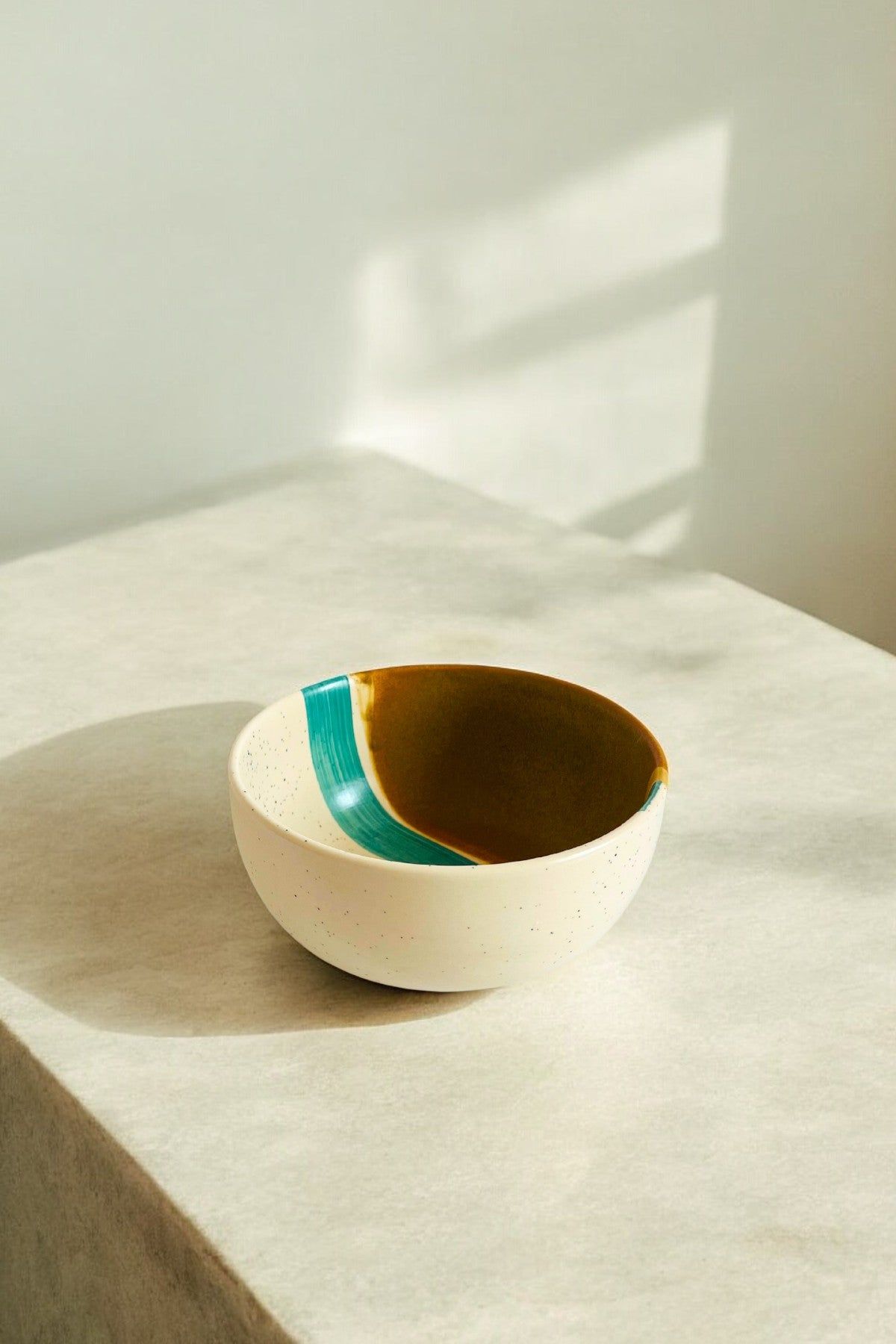 Kiss of the Coast Serving Bowl